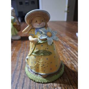 Vintage 2002 Bunnies by the Bay Bees Buzz Just Because Ceramic Figurine